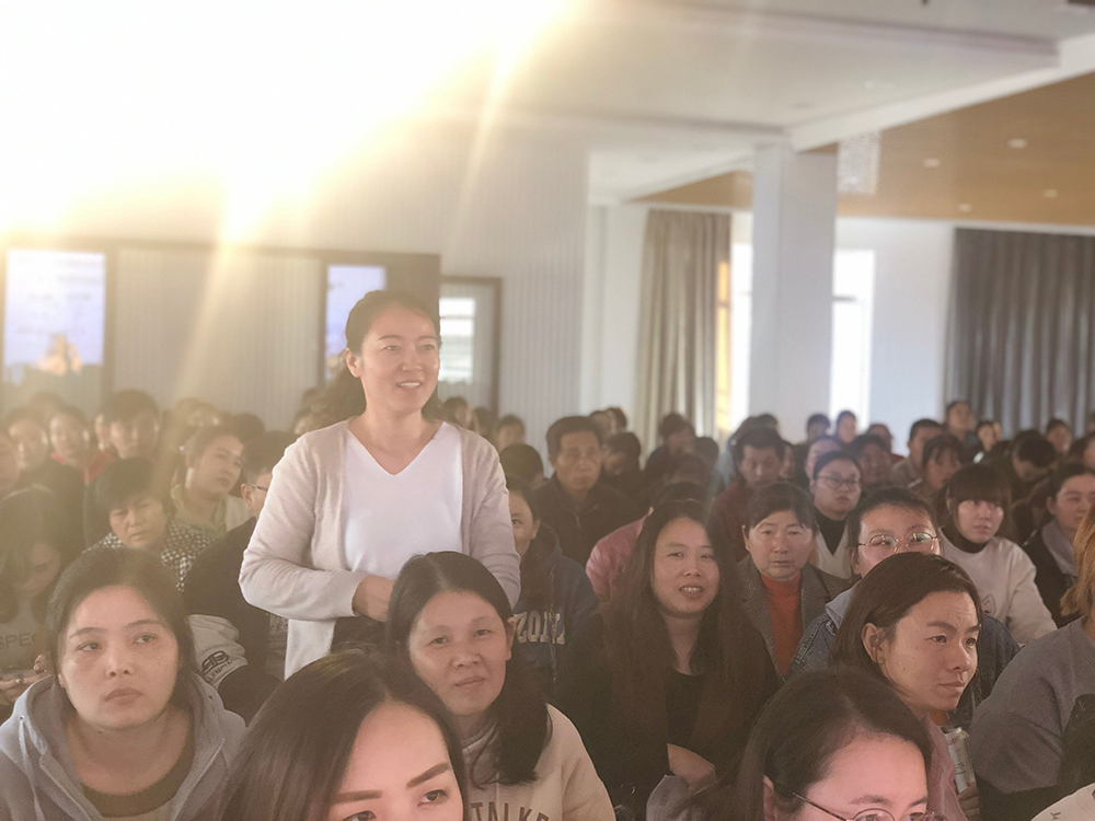 南通市鹤涛小学《孩子的未来,我们的未来》